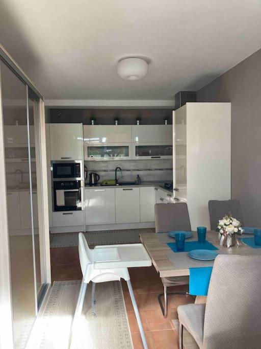 Apartman S Terasou, Bezplatne Parkovanie Lägenhet Bratislava Exteriör bild